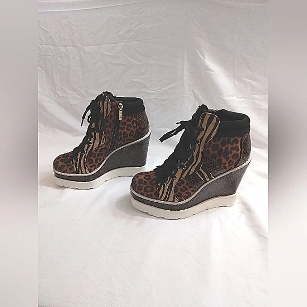 Jessica Simpson Platform Animal Print Wedge/ Sneakers/ Zippers Size 8 Black/Tan